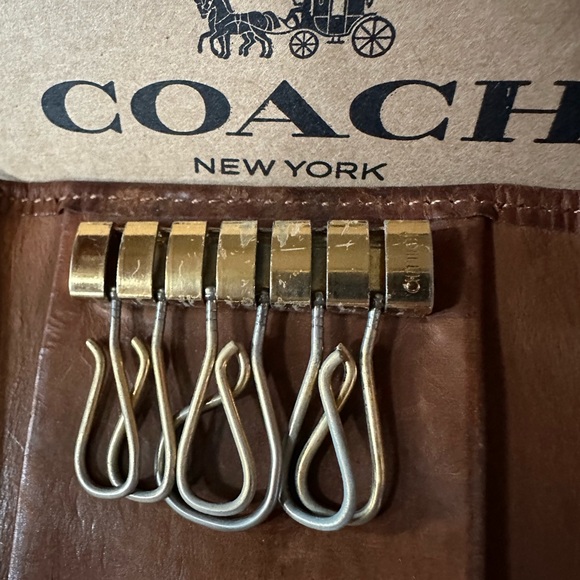 EXTREMELY RARE Coach Brown Leather Keyholder with Box - Picture 12 of 12